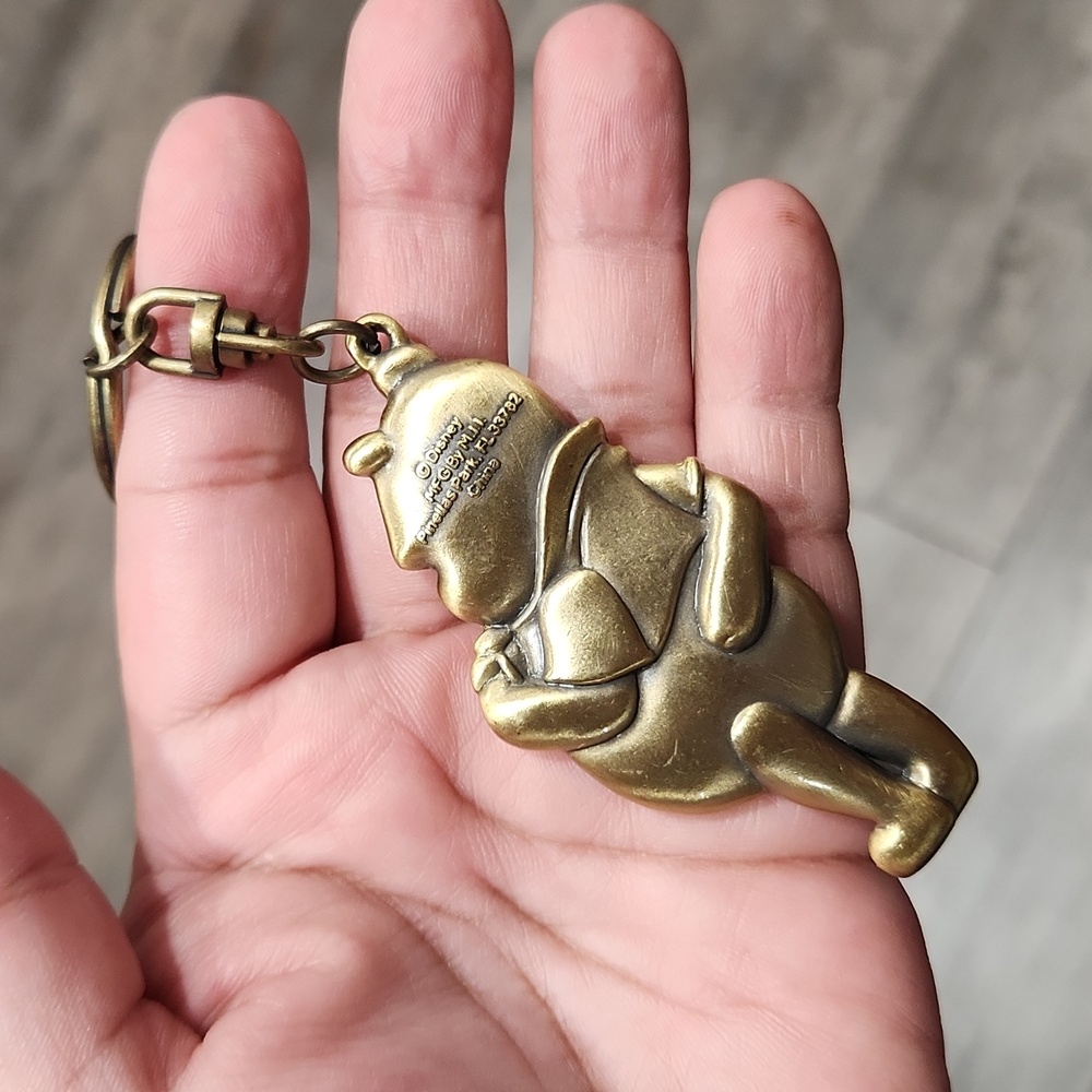 Disney Pooh Bear Keychain - Picture 3 of 4